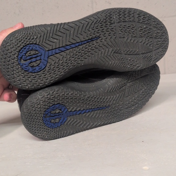 Nike Kids' Tiempo Legend 10 Club Indoor Soccer Shoes 2Y like new - Picture 4 of 7